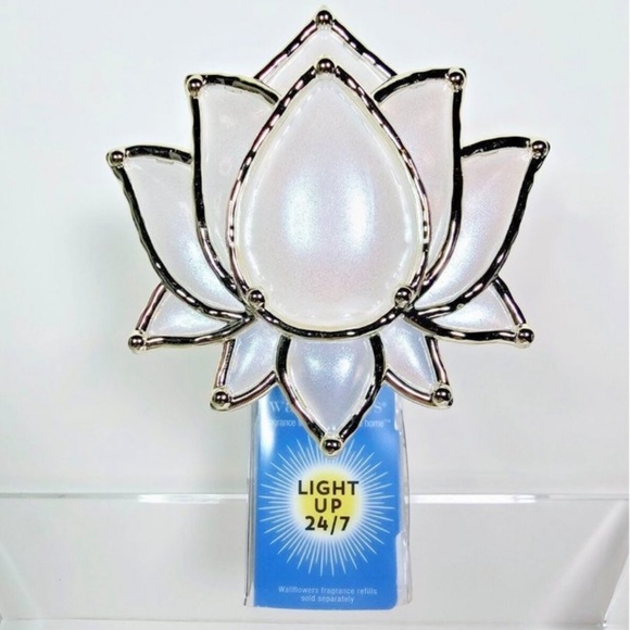 Bath & Body Works Other - Pearl White Lotus Flower Bath & Body Works Wallflowers Home Fragrance Diffuser